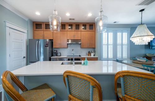 Old Village Casa | 3 BR Mt. Pleasant Home Near Sullivans Island