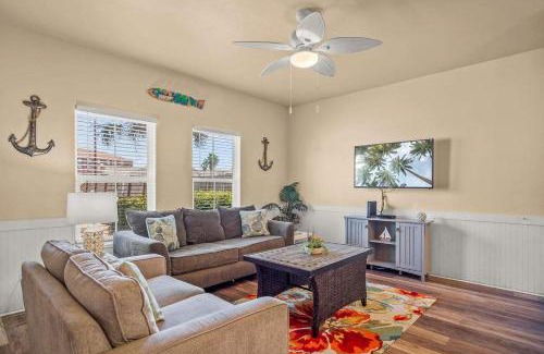 Corpus Christi Casa | 3 Br Padre Isl Retreat Min to Beach Dog Friendly