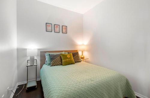 Bay Cloverhill Apartamento | 3 BR Panoramas Lake Ontario and CN Tower View