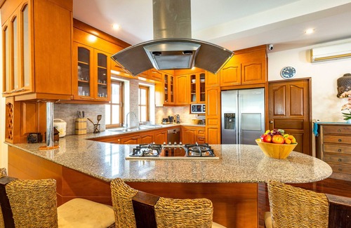 Nong Kae Villa | 3 BR Pool Villa in Great Location CV3