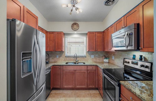 South Pinellas Community Council Casa | 3 BR Retreat in St. Pete's - Close to beaches!