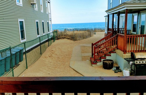 Salisbury Beach Condominio | 3 dormitorios Salisbury Beach Ocean Front Home - Alquiler de invierno disponible $ 1700 / Month