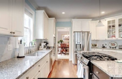 Fort Hunt Casa | 5BR, 5 BA para 10 personas, Alexandria DC, National Harbor ¡perfecto para un viaje familiar!