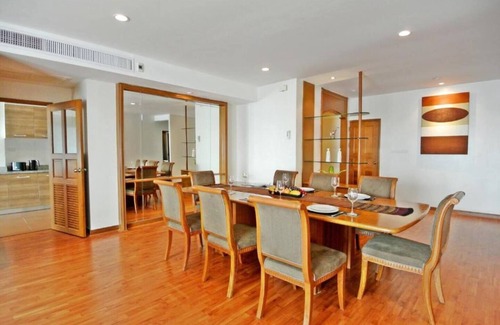 Thung Maha Mek Condominio | 3 BR/ SPL/ Serviced/ Monthly