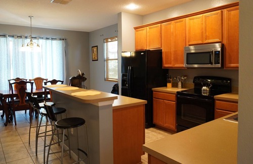 Crestwynd Bay Casa | 3 Br Townhouse Minutes to Disney!