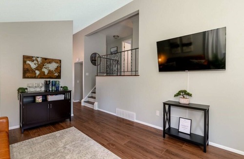 Euclid Casa | Best 3BR Home near Lake Erie!