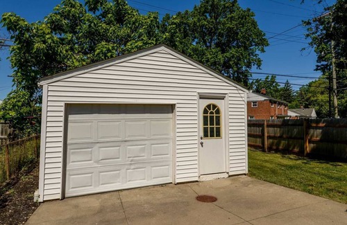 Euclid Casa | Best 3BR Home near Lake Erie!