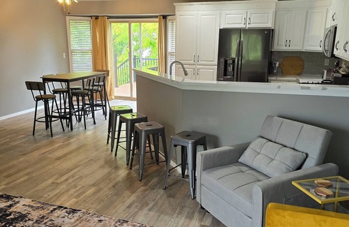 Sioux Falls Casa | 3-BR vacation home w/ large entertaining areas: Sleeps 11, 5 miles to Falls Park