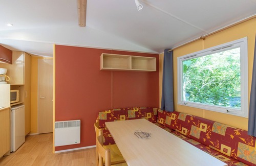 Saint-Martial-de-Nabirat Casa | Camping 3★ en Périgord Negro – Casa móvil con piscina, pesca y actividades familiares