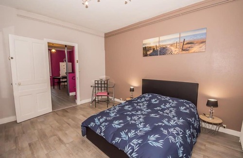 Bourg-en-Bresse Apartamento | 3 chambres spacieuses - 2 min à pied gare
