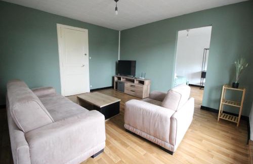 Thierville-sur-Meuse Apartamento | 3 chambres - Très grand jardin privée - Terrasse Privée - Garage vélo et moto - Parking voiture privée dans la propriété - Géré par Presta-Zen'Services