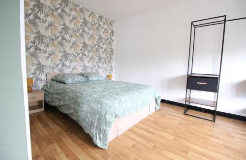 Thierville-sur-Meuse Apartamento | 3 chambres - Très grand jardin privée - Terrasse Privée - Garage vélo et moto - Parking voiture privée dans la propriété - Géré par Presta-Zen'Services