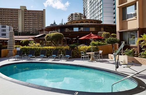 Ala Moana Casa | 3 City View Moderate Rooms at Pagoda Hotel