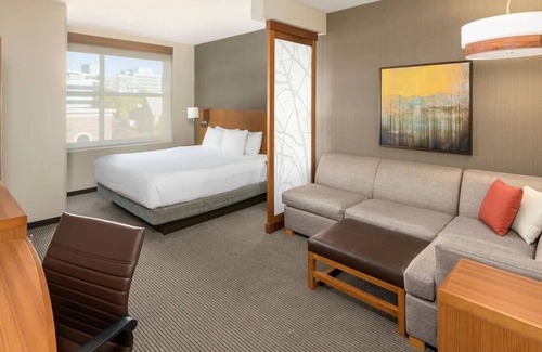 Greenville Downtown Hotel | 3 Comfortable Units, Comes with 24 Hour Gym! Minutes walk to Peace Center