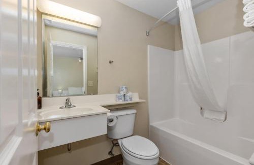 Lake City Hotel | 3 Cozy Combined Family Studios