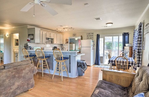Canyon Lake Cabaña | 3+ Day Discount Pet Friendly Pool Table BBQ
