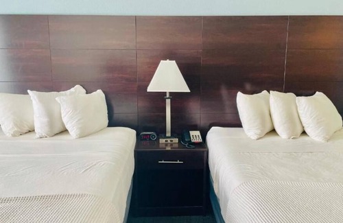 Cuero Casa | 3 Double Rooms at FairBridge Inn & Suites Cuero, Bring Your Pets!