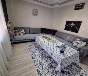 Bornova Apartamento | 3 EGE Üniversite ve Hastanesi YAKINI Aileye-Firma Çalışanlarına uygun