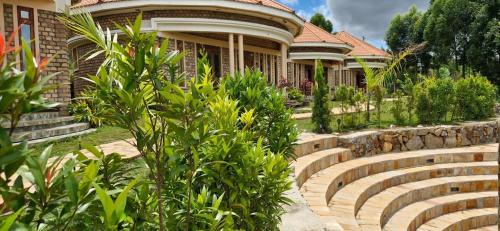 Masaka Casa | 3 Enjovu Cottage - Benanda Forest Resort