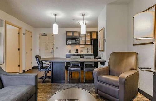 Brentwood Casa | 3 Family-friendly Accommodations with Full Kitchens, Pets Allowed!