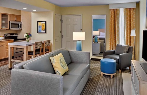 Crestline Heights Casa | 3 Family-friendly Suites w/ FULL Kitchen, Pets Allowed, Onsite Pool, Breakfast!