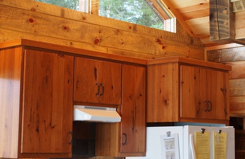 Park Rapids Cabina | Manténgase a 3 pies del agua: nuestra pequeña casa con todo lo que necesita para relajarse.