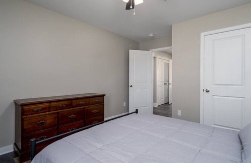 Acworth Casa | 3 FULL BATHS and newly renovated! Conviently located!
