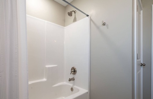 Acworth Casa | 3 FULL BATHS and newly renovated! Conviently located!