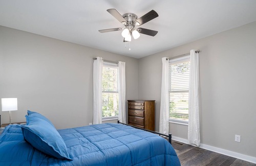 Acworth Casa | 3 FULL BATHS and newly renovated! Conviently located!