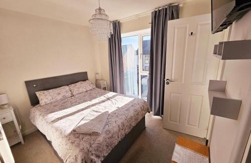Telford Cama Y Desayuno | 3 Guest Rooms in a 3bed house with kitchen, ENSUITE options also available