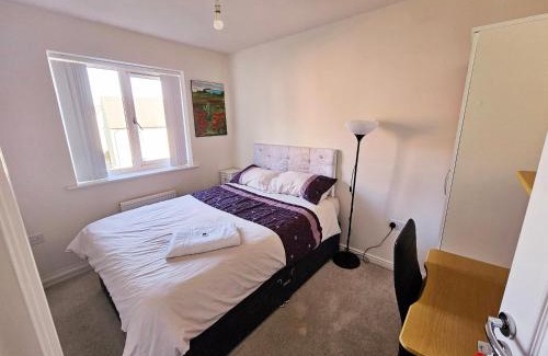 Telford Cama Y Desayuno | 3 Guest Rooms in a 3bed house with kitchen, ENSUITE options also available