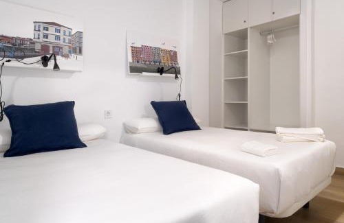 San Francisco Apartamento | 3 hab dobles, 2 baños, AC, junto al Casco Viejo OL