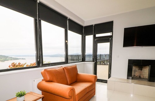Fahan Cabaña | 3 HARBOUR VIEW, family friendly in Buncrana, County Donegal