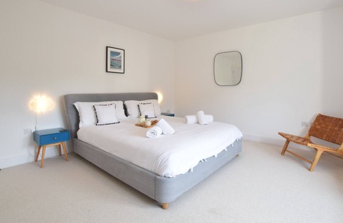 Yoxford Cabaña | 3 HOPTON YARD, YOXFORD, pet friendly, with hot tub in Yoxford