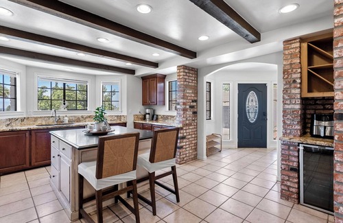 Vista Casa | 3 House Estate- Family Adventureland, sleeps 20+