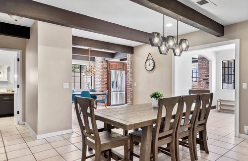 Vista Casa | 3 House Estate- Family Adventureland, sleeps 20+