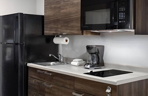 Westgate Hotel | 3 Jacksonville Rooms with Full Size Kitchen, Ideal for Extended Stays with Pets