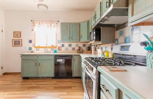 Grand Junction Casa | 3 King Beds-Hot Tub-Firepit-Historic-Downtown