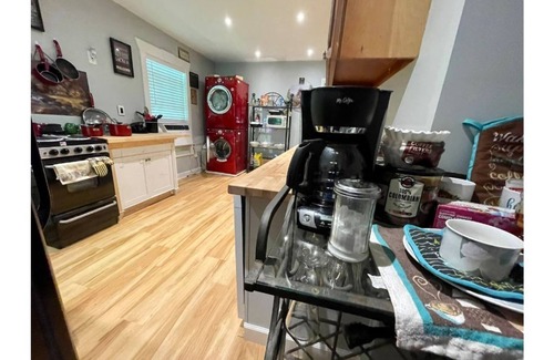 Lawrenceville Casa | 3 Kings, 70” 4k TV Renovated Ranch 1920 in downtown Lawrenceville! 30 min to ATL