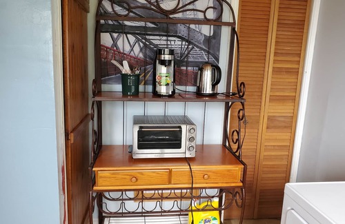 Lindsay Cabina | 3 Lake Cabins for 10 people. Enjoy Fishing/Swimming/Boating/Hiking/Bonfire &More