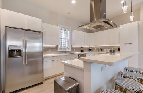 Mid-City Condominio | 3 Level Brand New Townhouse in Mid City