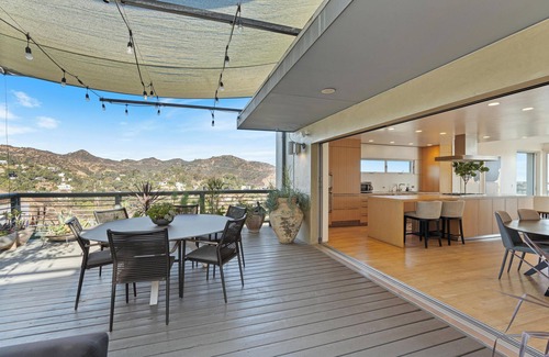 Hollywoodland Casa | 3-Level Luxury Getaway with 360 City Views