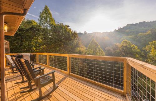 Bryson City Chalet De Esquí | 3 Little Bears! Backs up to GSMNP! Creek, Spacious
