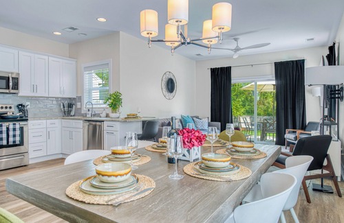 Charlotte Casa | 3 Lux King Beds, Game Rm, Fenced Backyard Escape