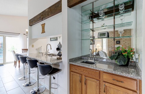 Sacramento Casa | #3 - Master BR with private bathroom in a house