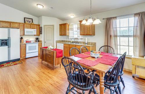 Fort Coffee Casa | 3 Mi to Arkansas River Rural Family Home with Yard