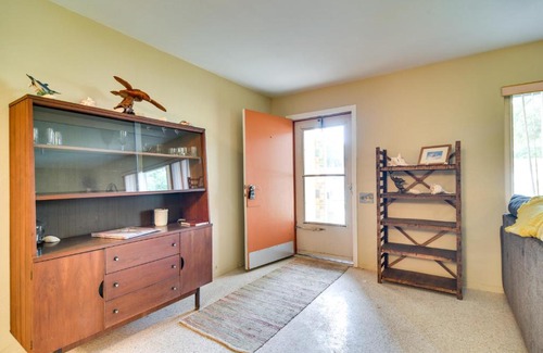 Seminole Casa | 3 Mi to Beach Seminole Retreat with Patio