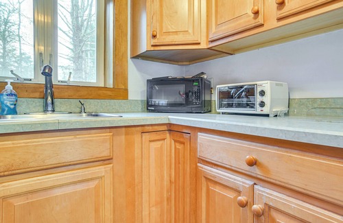 Cotuit Casa | 3 Mi to Beaches & Golfing: Family Gem in Cotuit
