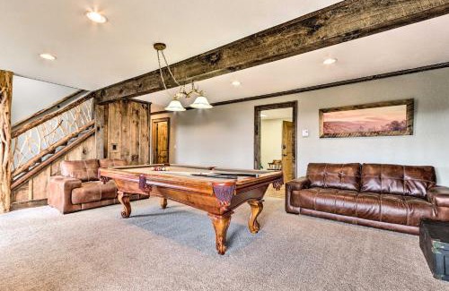 Beech Mountain Casa | 3 Mi to Beech Mtn Treetop Cabin with Deck and Views