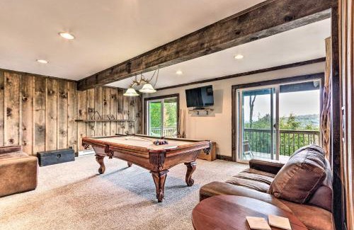 Beech Mountain Casa | 3 Mi to Beech Mtn Treetop Cabin with Deck and Views